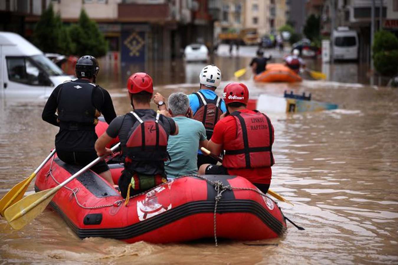 Artvin'i sel terketti, kalıntıları kaldı: 430 ev ve iş yerini su bastı, 1 kişi kayıp!