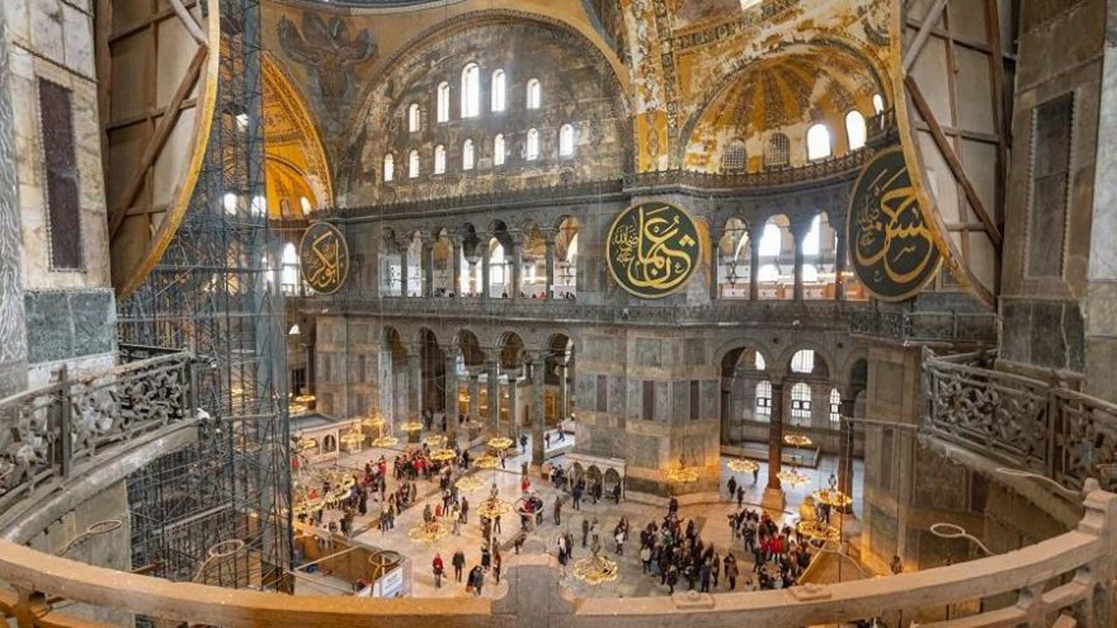 Ayasofya-i Kebir Camii, ibadete açılmasının ilk yılında 3 milyonu aşkın ziyaretçiyi ağırladı