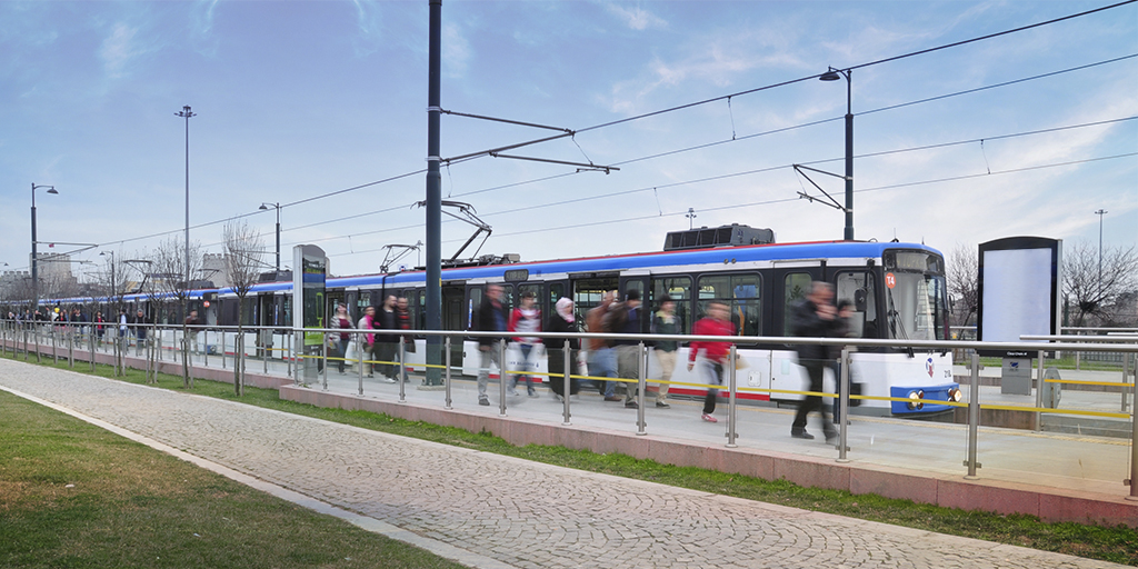 Metro İstanbul'da yangın paniği: Mecidiyeköy-Mahmutbey metrosunda klima patladı, seferler durdu!