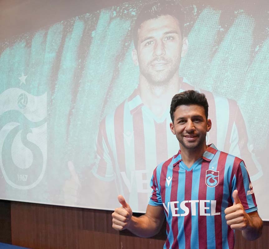 Trabzonspor'da İsmail Köybaşı'na imza töreni düzenlendi | İşte yeni transferin açıklamaları