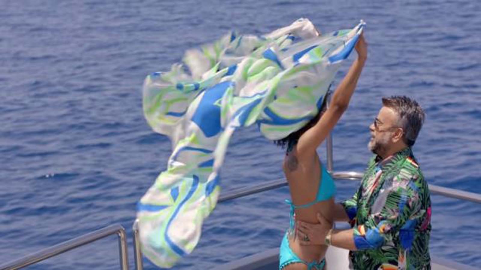 Bülent Serttaş'ın tepki çeken klibi sansüre takıldı, kaldırıldı!