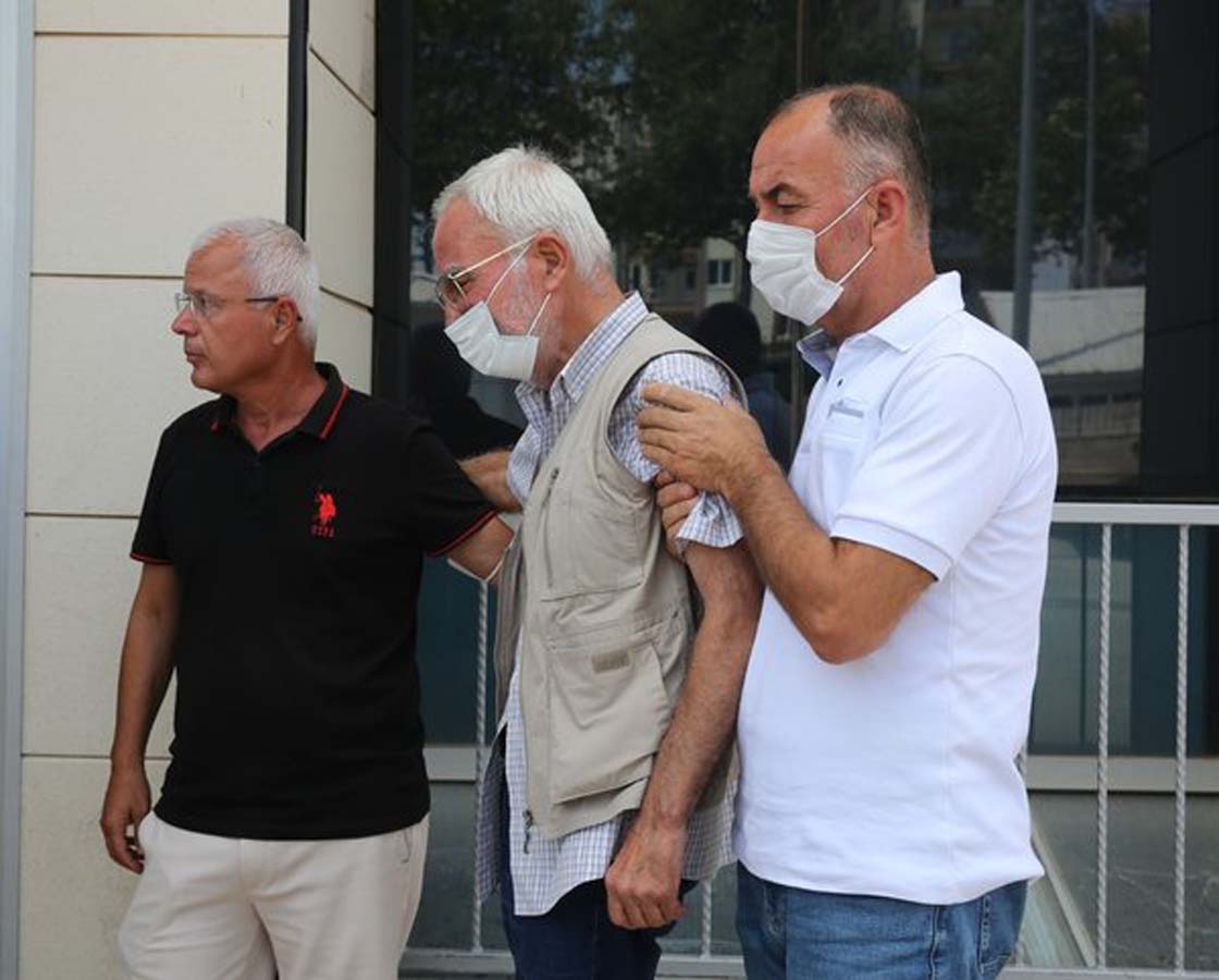 Kamp yapmak isteyen ünlü iş insanı 70 metrelik kayalıklardan uçtu