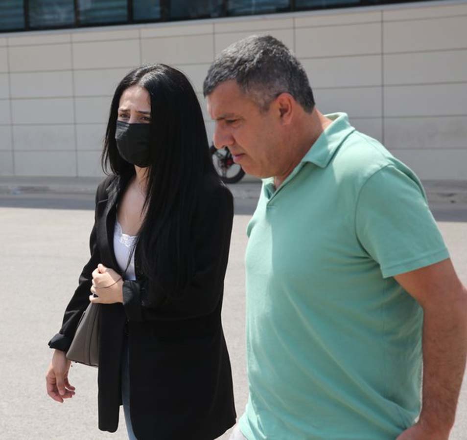 Kamp yapmak isteyen ünlü iş insanı 70 metrelik kayalıklardan uçtu