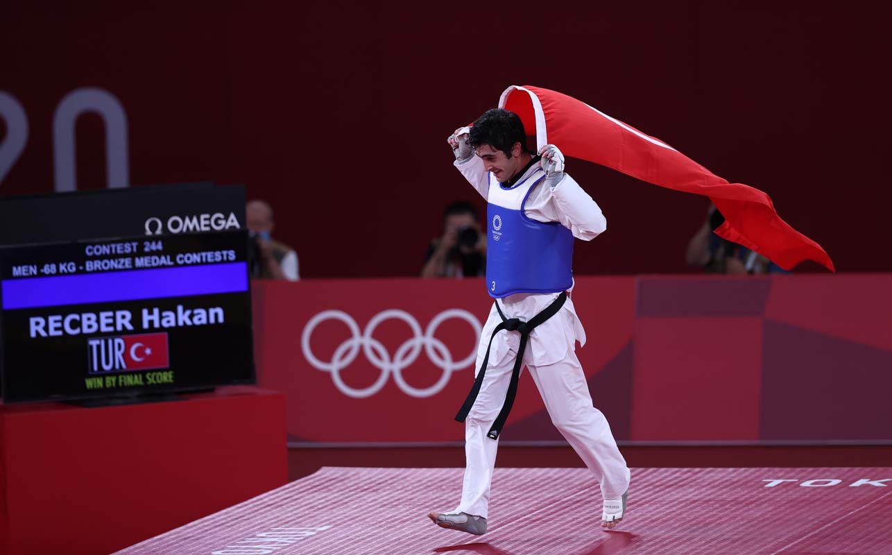 SON DAKİKA |Olimpiyatlardaki ilk madalyamız tekvandodan! Hakan Reçber ve Hatice Kübra İlgün bronz madalya kazandı