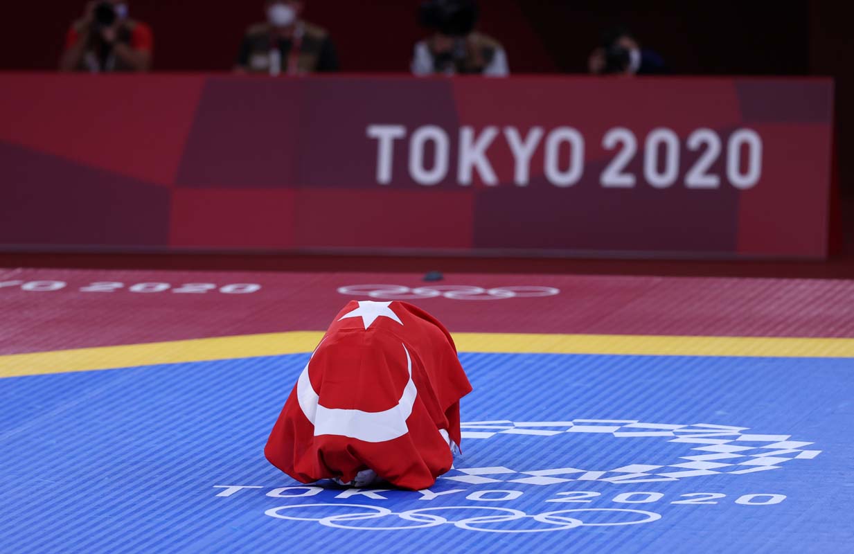 SON DAKİKA |Olimpiyatlardaki ilk madalyamız tekvandodan! Hakan Reçber ve Hatice Kübra İlgün bronz madalya kazandı