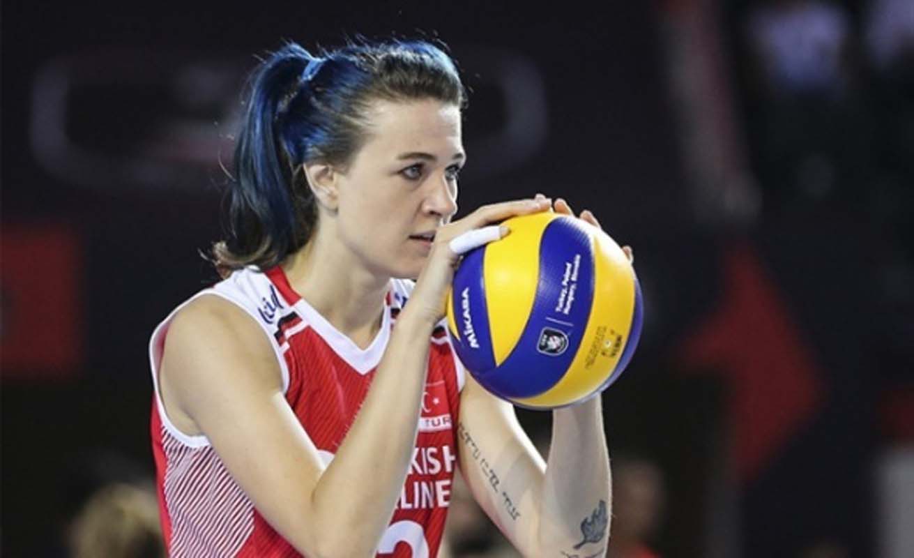 Milli voleybolcu Meryem Boz kimdir, nereli, kaç yaşında, hangi takımda oynuyor? Hangi takımlarda oynadı? 