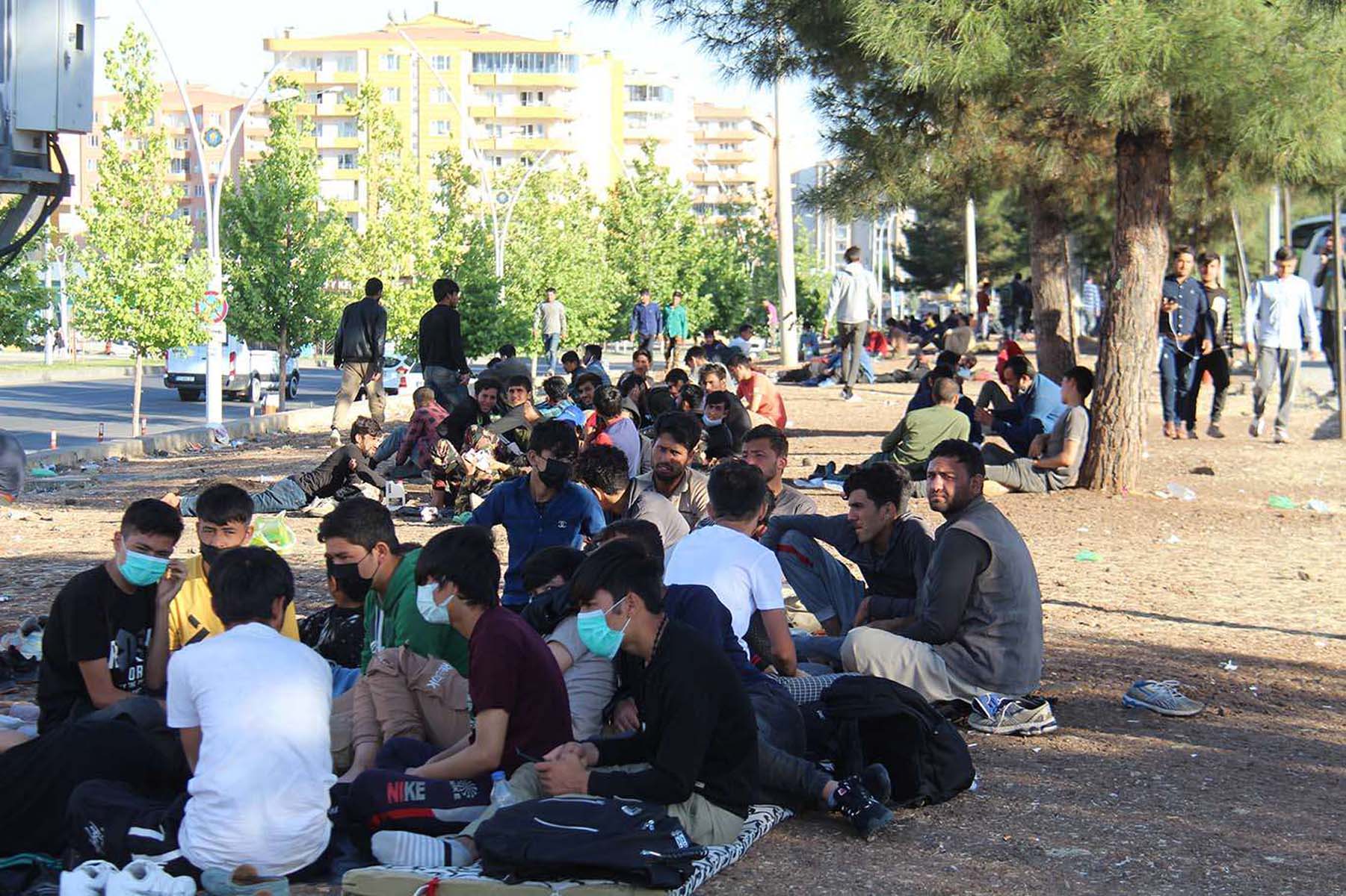 Afganlılar Türkiye'de kalmak için her yolu deniyor! İntihara kalkışıyorlar, sabun yiyip içiyorlar 