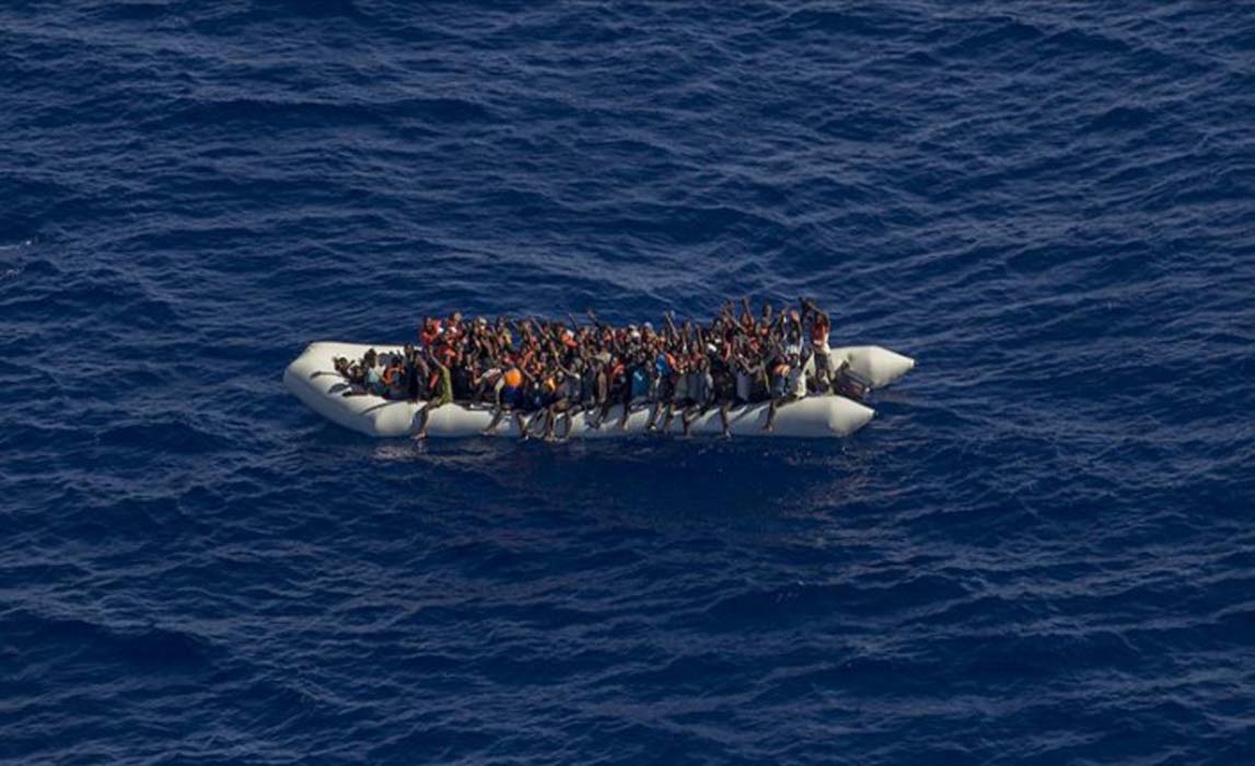 Yunanistan'dan bir acımasızlık örneği daha! İzmir'de 388 sığınmacı Türk Sahil Güvenliği tarafından kurtarıldı