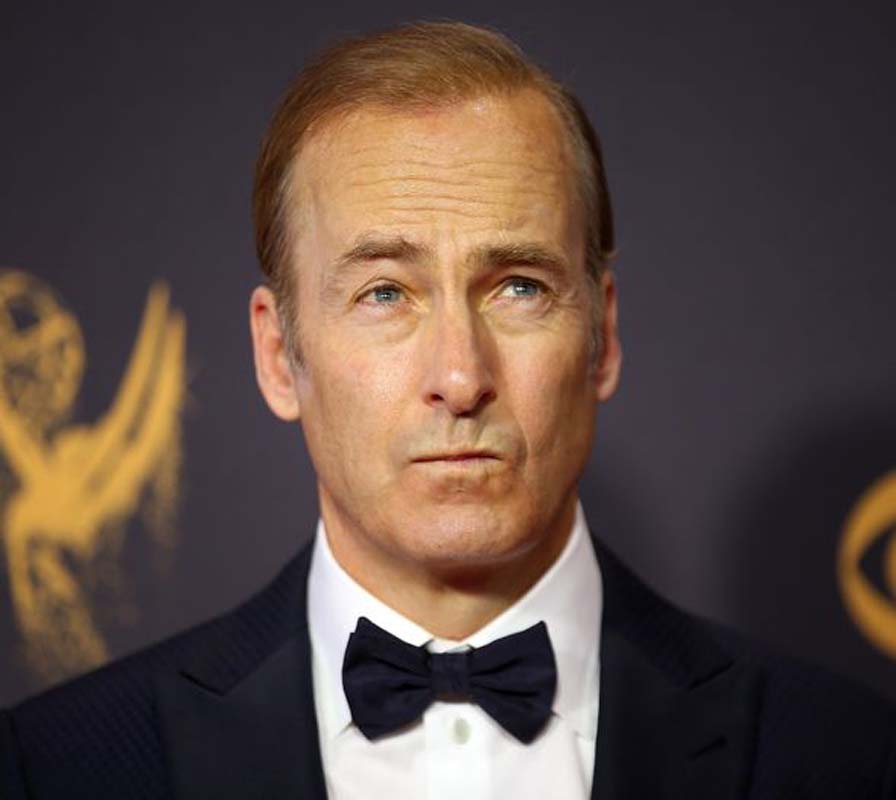 Breaking Bad dizisinin Saul Goodman'ı Bob Odenkirk'ten kötü haber! Sette fenalaştı!