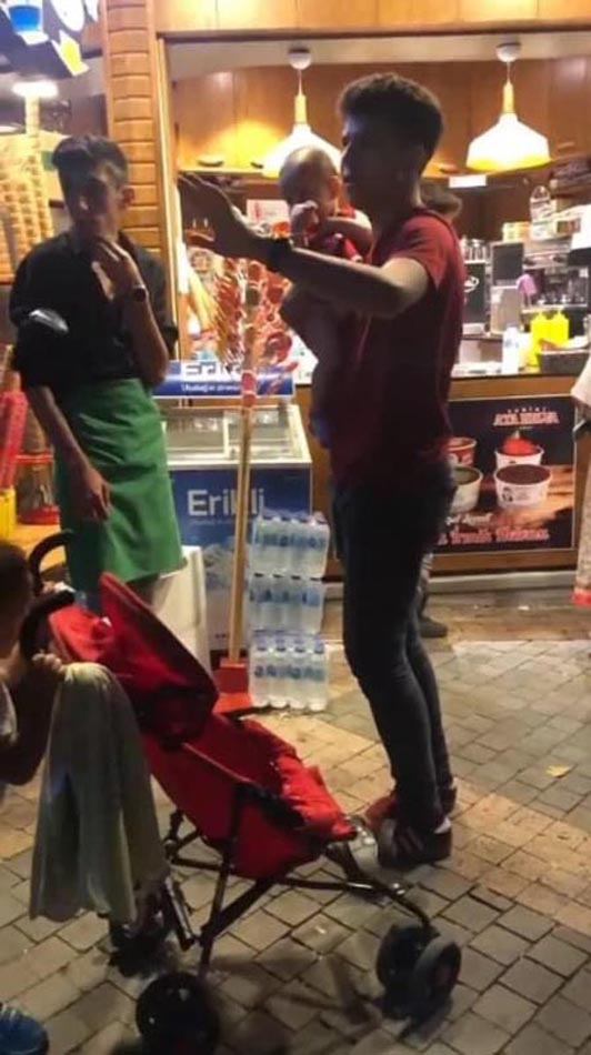 Böyle sorumsuzluk görülmedi! Dondurma sırasında çocuğunu unuttu!