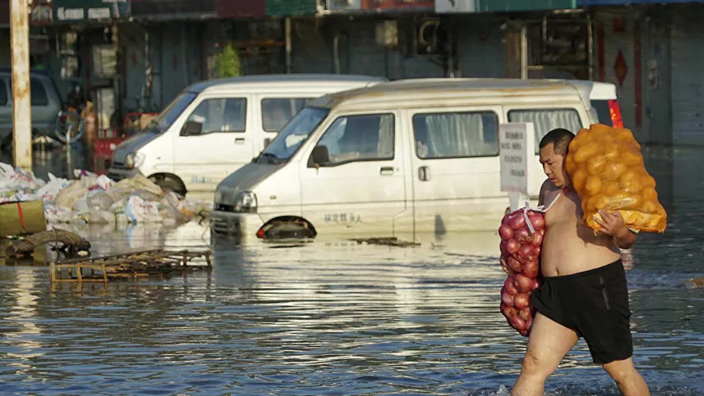 Çin'de meydana gelen sel felaketinde ölü sayısı 99'a yükseldi!