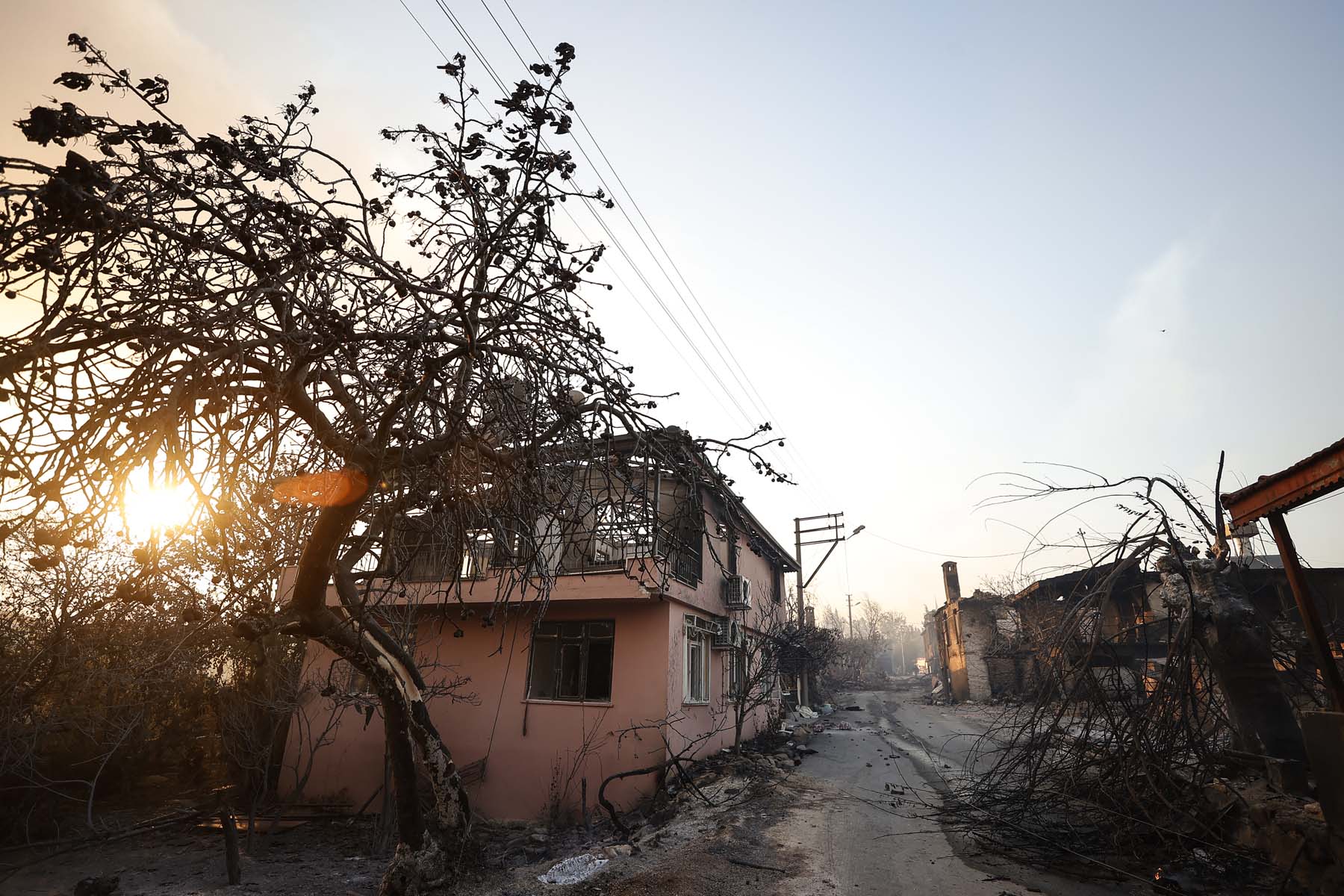 Antalya Manavgat yangını söndürüldü mü? Kontrol altına alındı mı, son dakika? Son durum ne ? 