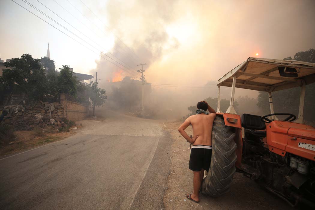 Manavgat'taki yangından ilk acı haber geldi! Bakan Pakdemirli duyurdu
