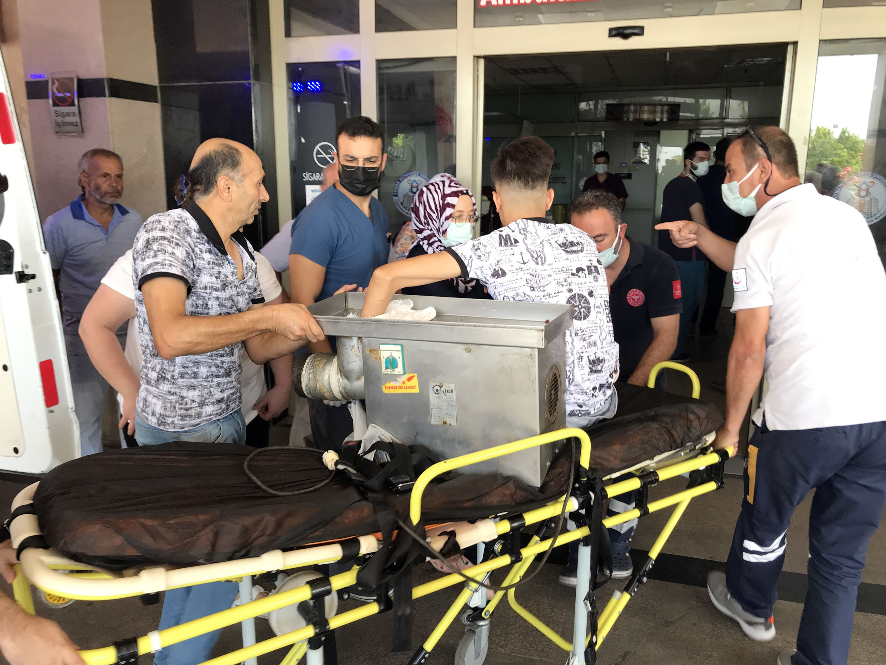 Aydın'da korkunç olay! 19 yaşındaki genç, elini kıyma makinesine kaptırdı!