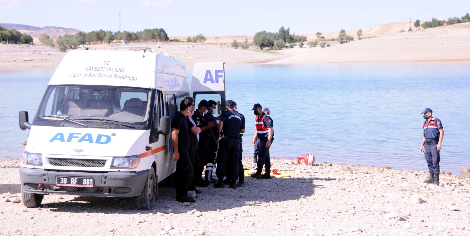 Sarımsaklı barajında göletinde 3 kişi kayboldu
