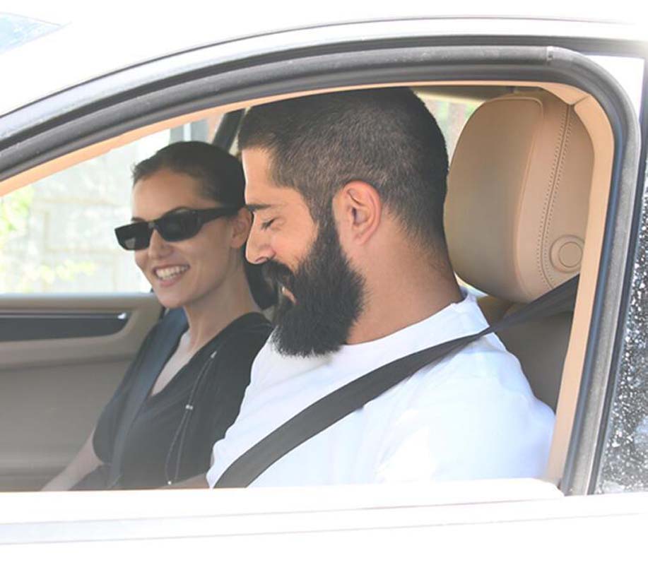 Ünlü çift taşınıyor! Burak Özçivit ve Fahriye Evcen'in tercihi Yalıkavak oldu!