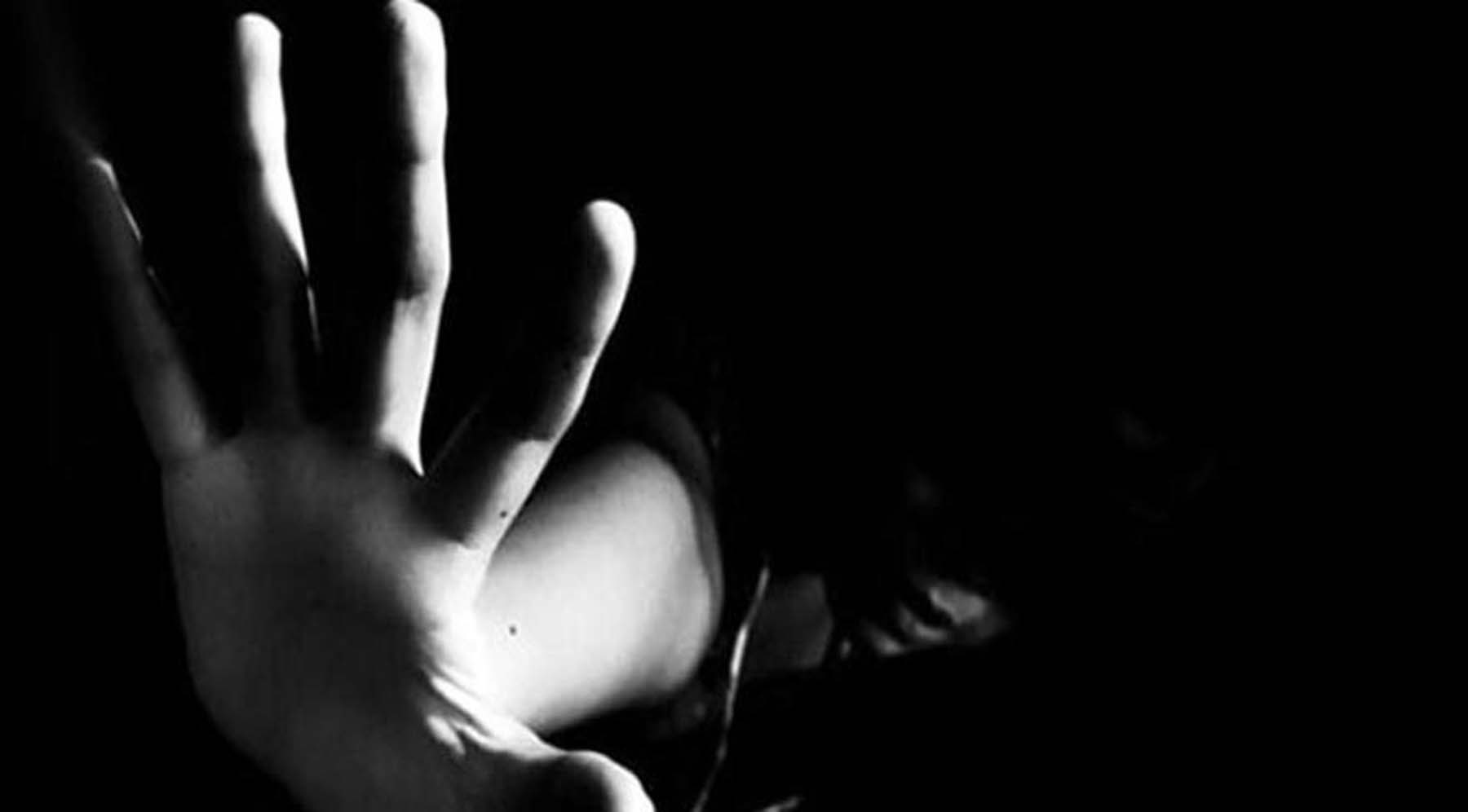 Genç kız kafede kaybettiği parasını ararken tacize uğradı! Kadınlar sokağa döküldü: O işletmenin kapatılmasını istiyoruz