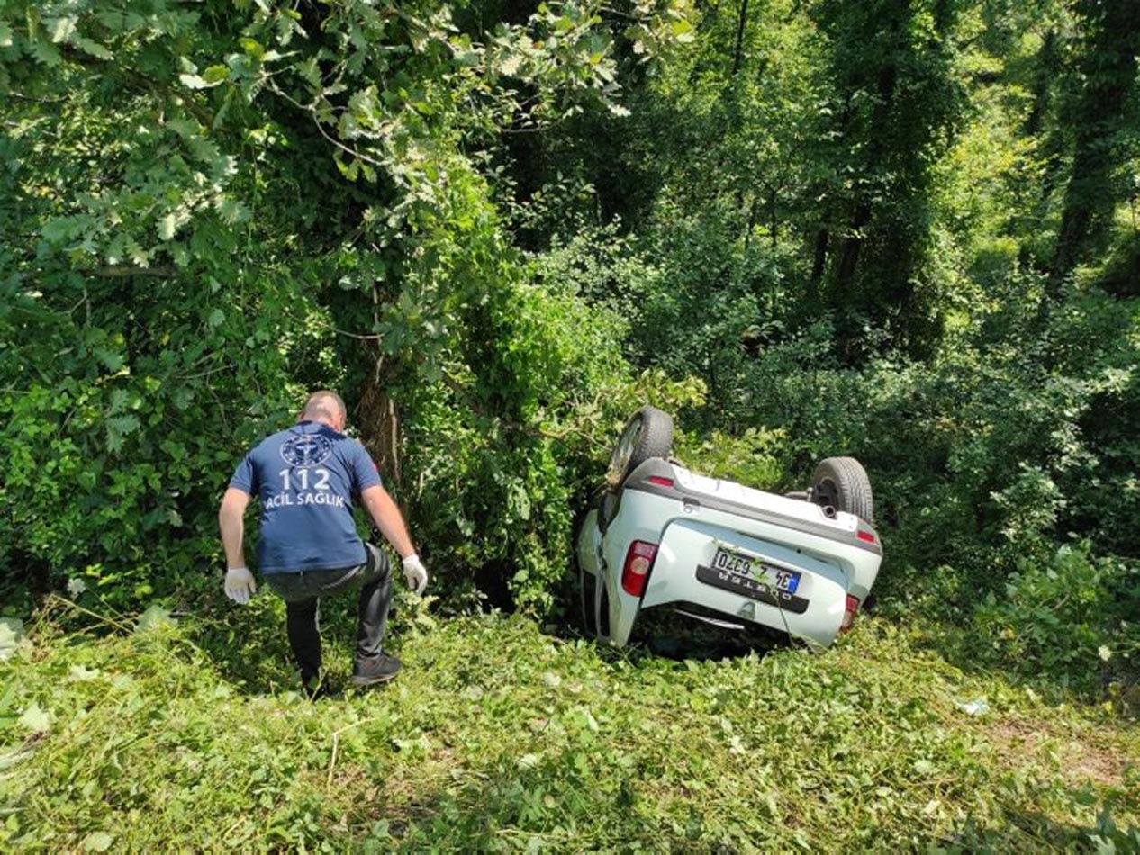 0x0-cekmekoyde-kontrolden-cikan-otomobil-ormanlik-alana-uctu-1-yarali-1627729917804.jpg