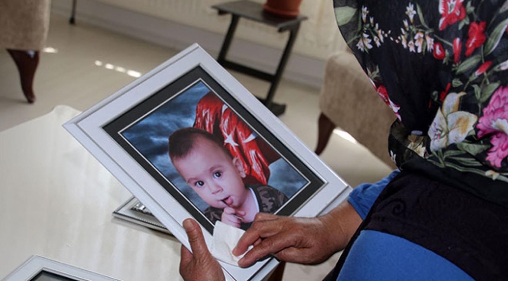 Teröristler tarafından katledilen şehit Bedirhan bebek ve annesi Sivas'ta anıldı