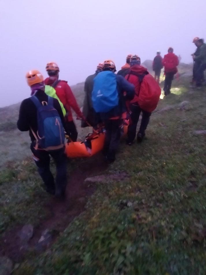 Rize'de kayalıklara düşen Ukraynalı dağcılara kurtarma operasyonu! 33 saat sonunda kurtuldular