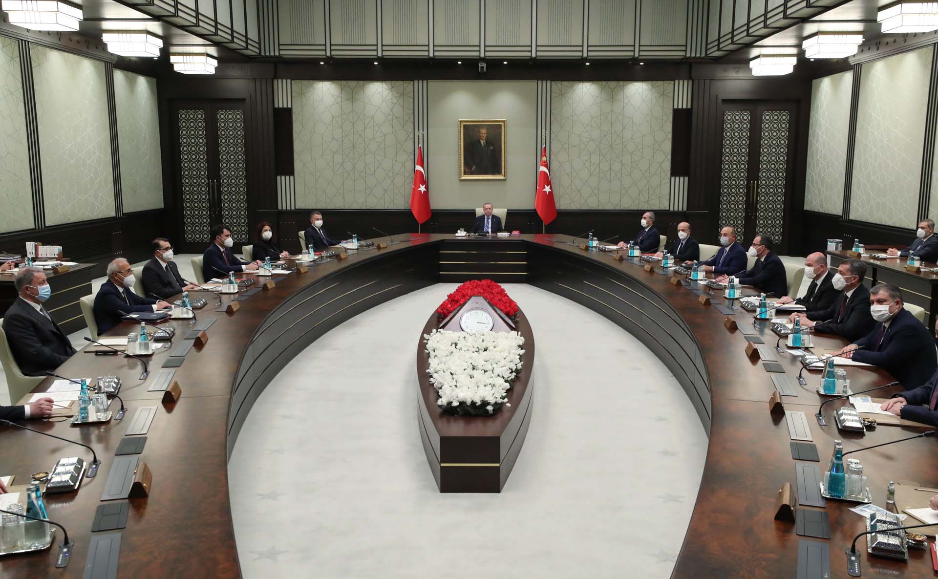 Başkanlık sistemine ayar geliyor! Meclis bakanları görevden alabilecek