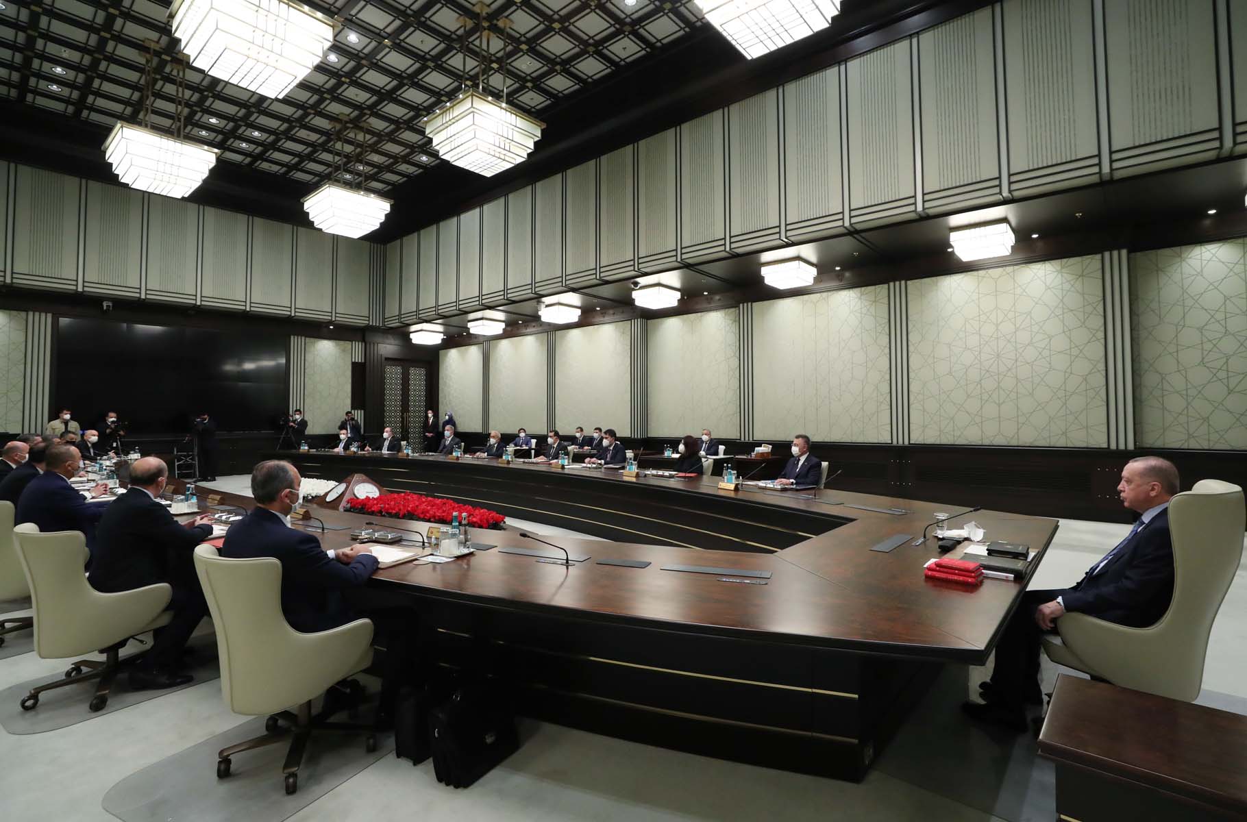 Her şey sil baştan! Başkanlık sistemine ayar geliyor! Meclis bakanları görevden alabilecek