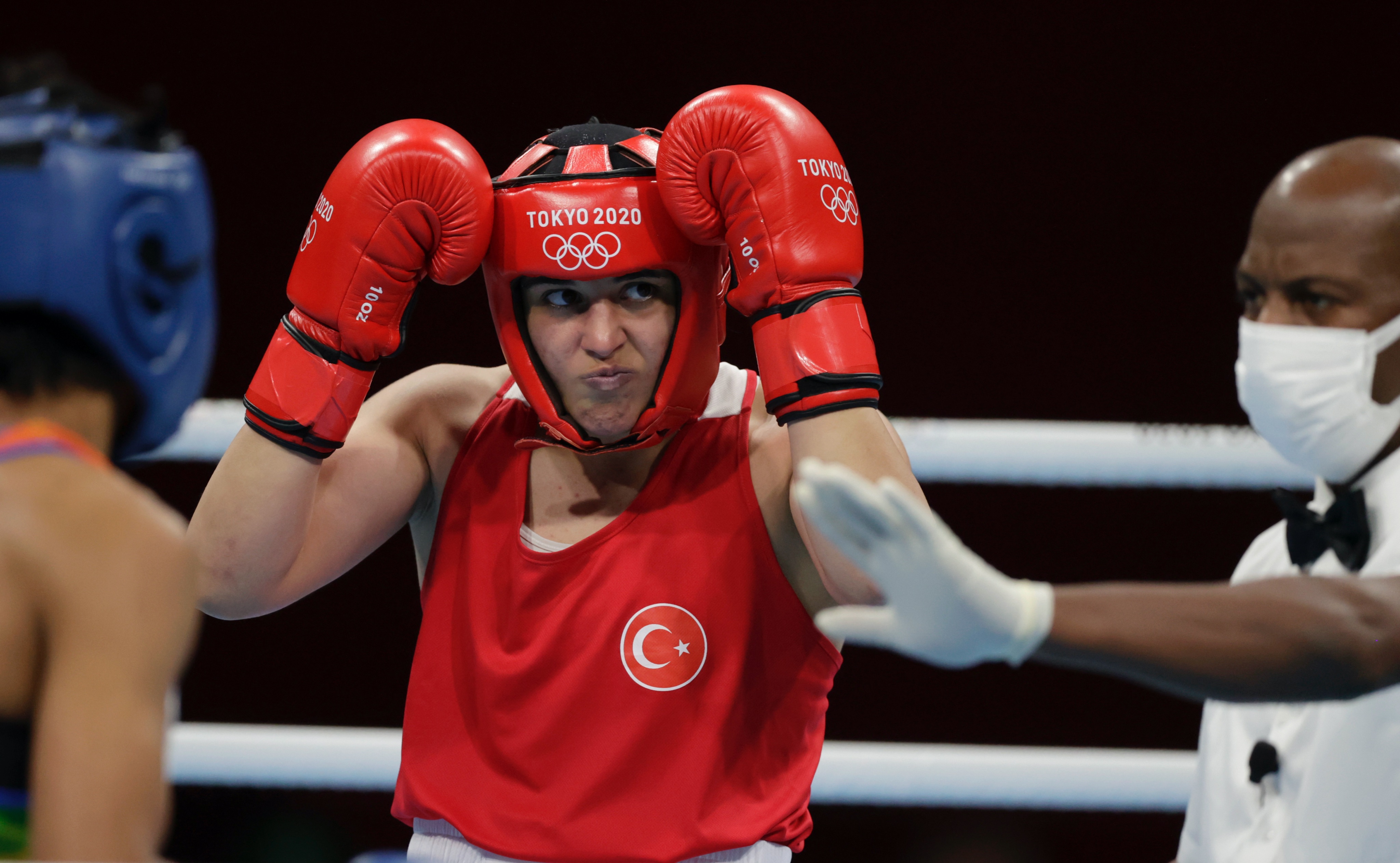 SON DAKİKA | 2020 Tokyo Olimpiyat Oyunları'nda Busenaz Sürmeneli boksta finale yükseldi!