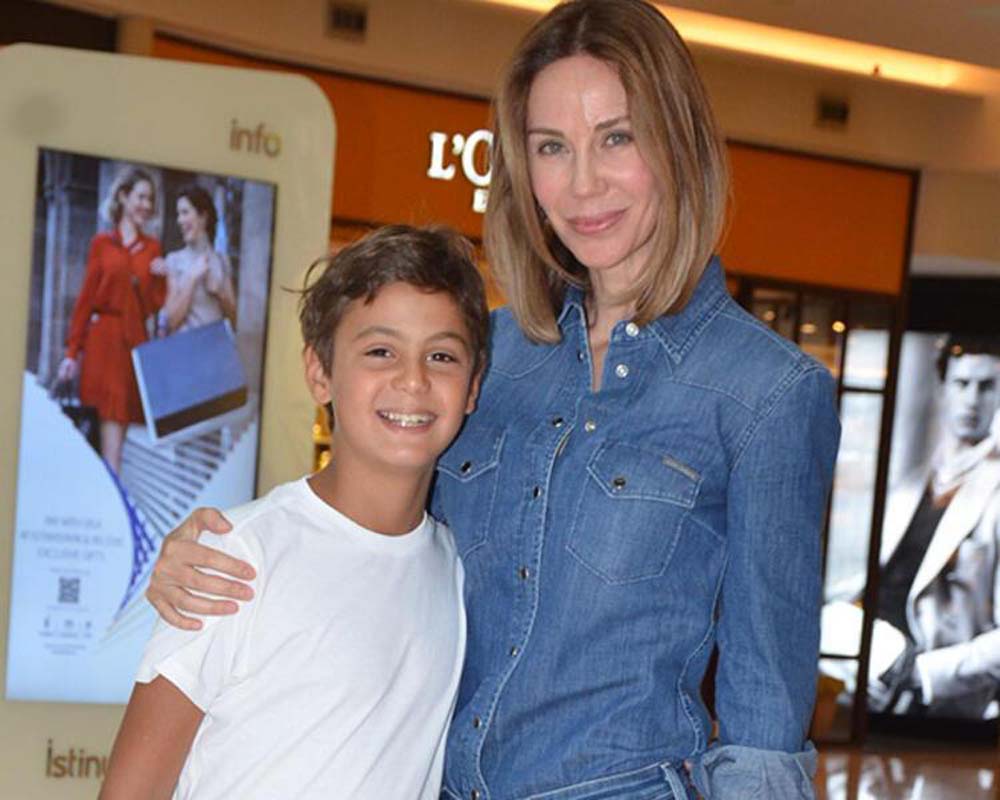 Boşandıktan sonra birbirinin yüzüne bakmayan İbrahim Kutluay ve Demet Şener Barıştı! Ünlü çift ailecek yemek yedi!