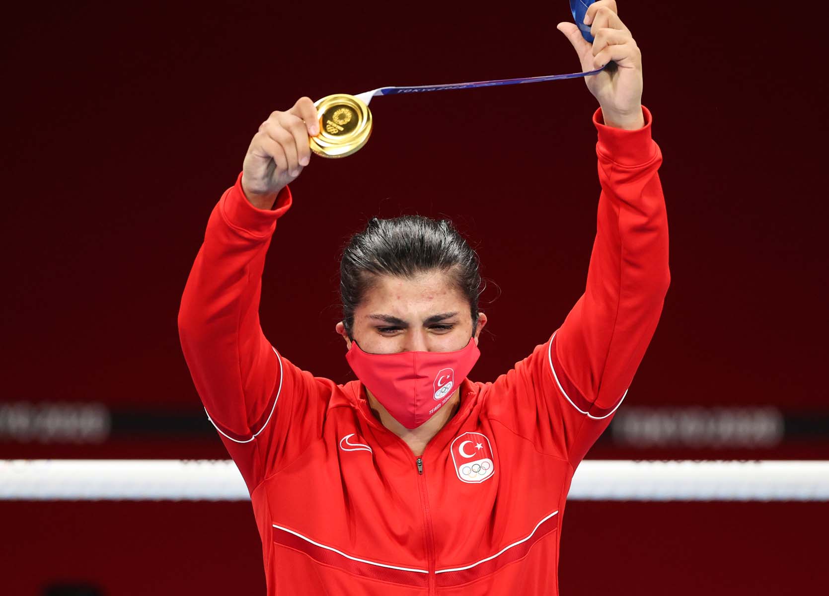 Son dakika | Çinli rakibini yenen Busenaz Sürmeneli TOKYO 2020'de altın madalya kazandı