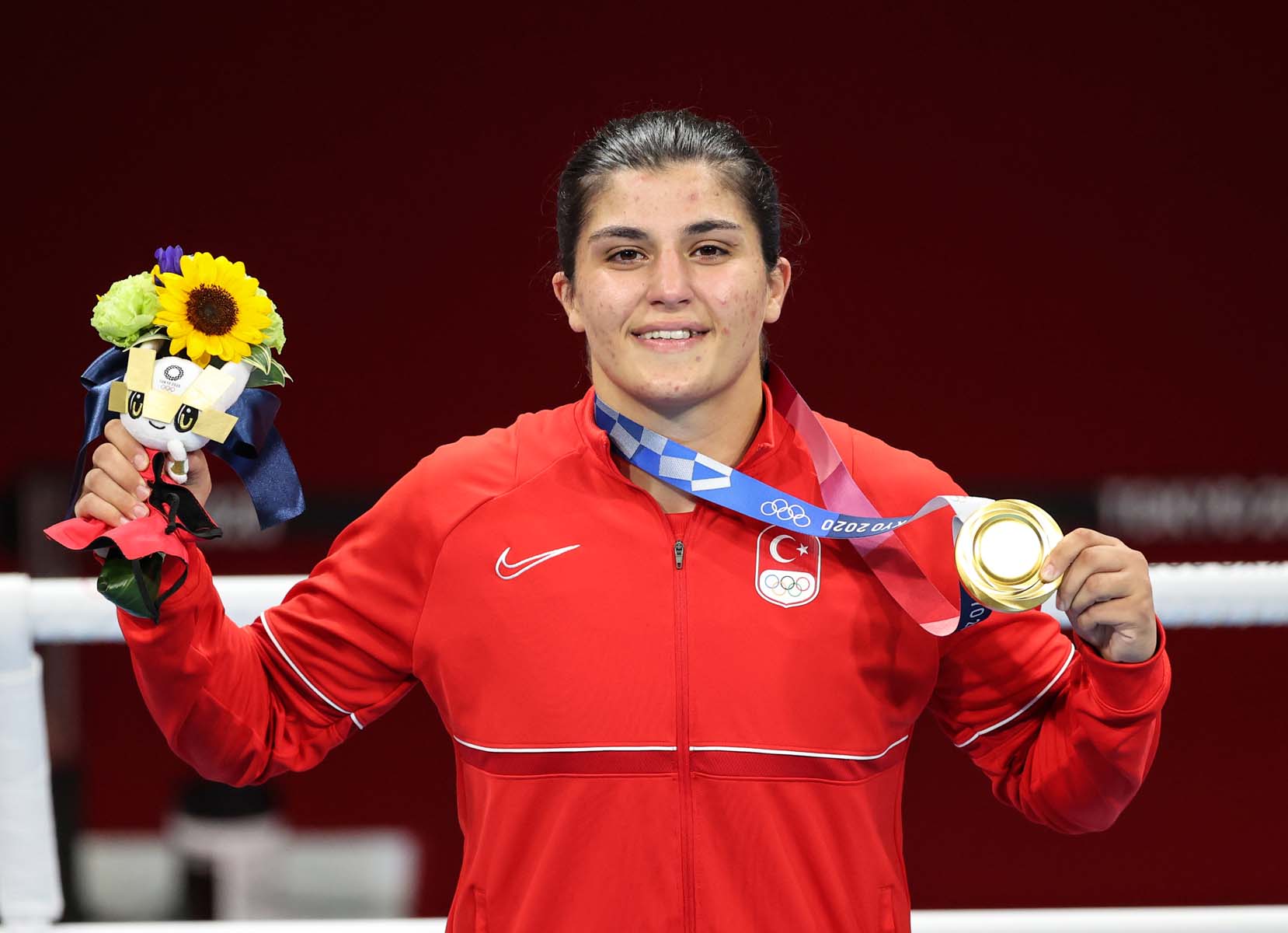 Son dakika | Çinli rakibini yenen Busenaz Sürmeneli TOKYO 2020'de altın madalya kazandı