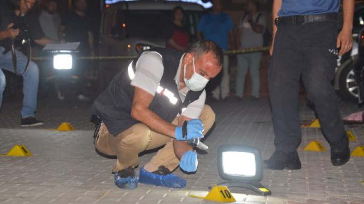 Evinin önünde dehşeti yaşadı! Talihsiz adam başından vuruldu!