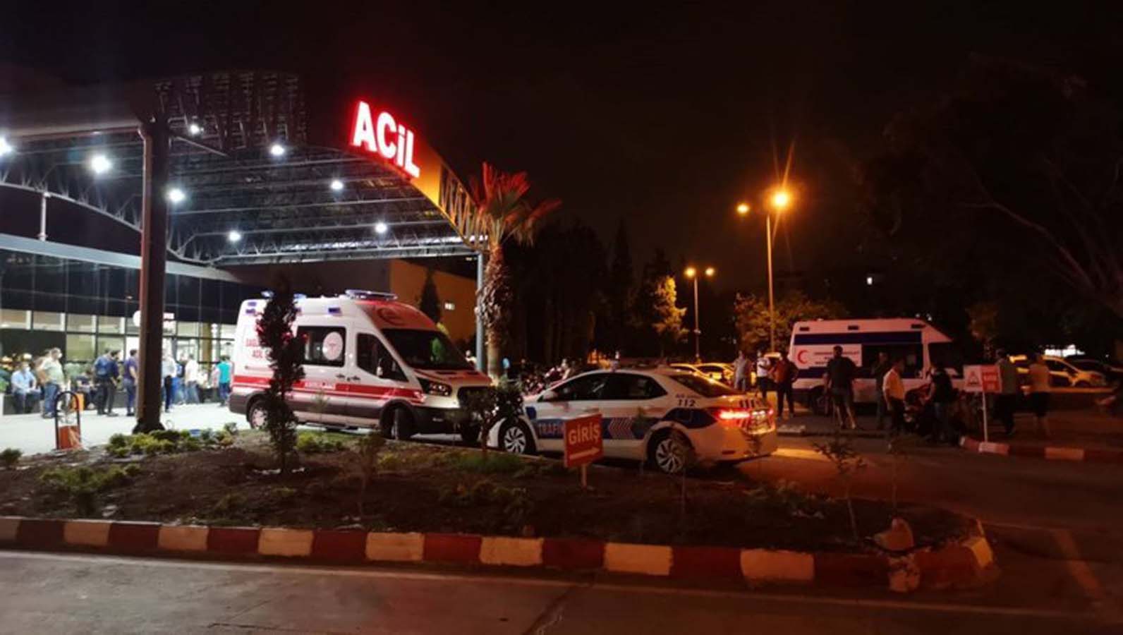 Hatay'da iki aile arasında bıçaklar çekildi! 1 ölü 2 yaralı!