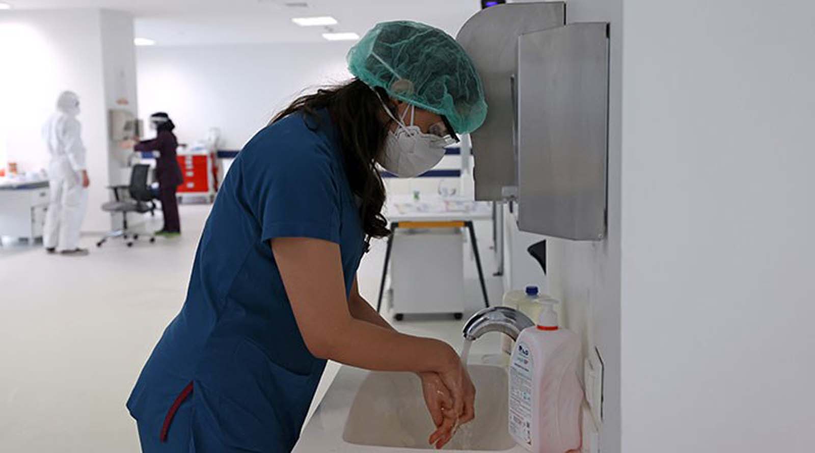 Antalya'da sağlık çalışanlarının izni ikinci bir emre kadar iptal edildi!!