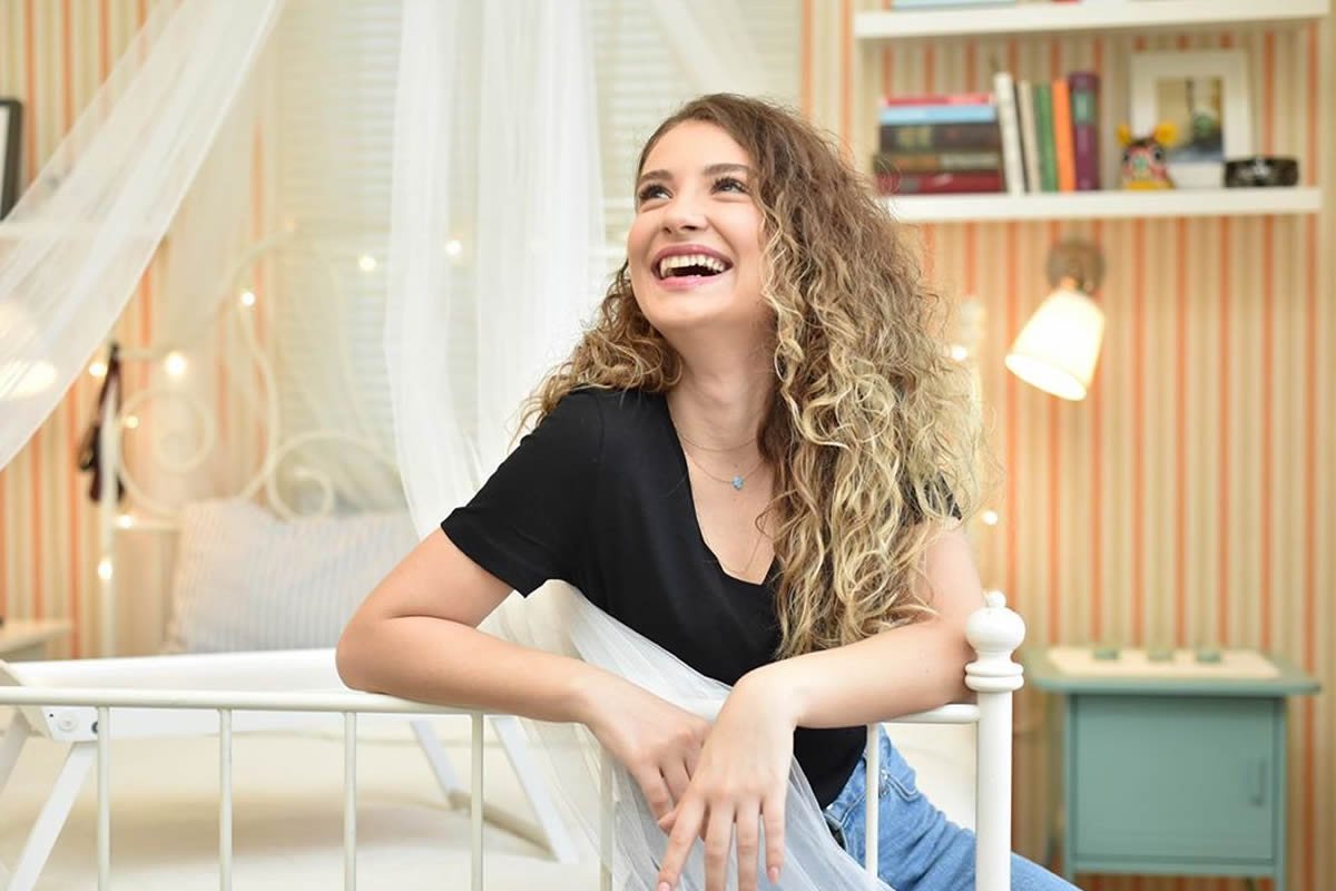 Irmak Arıcı kimdir, nereli, kaç yaşında? Şarkıları neler?