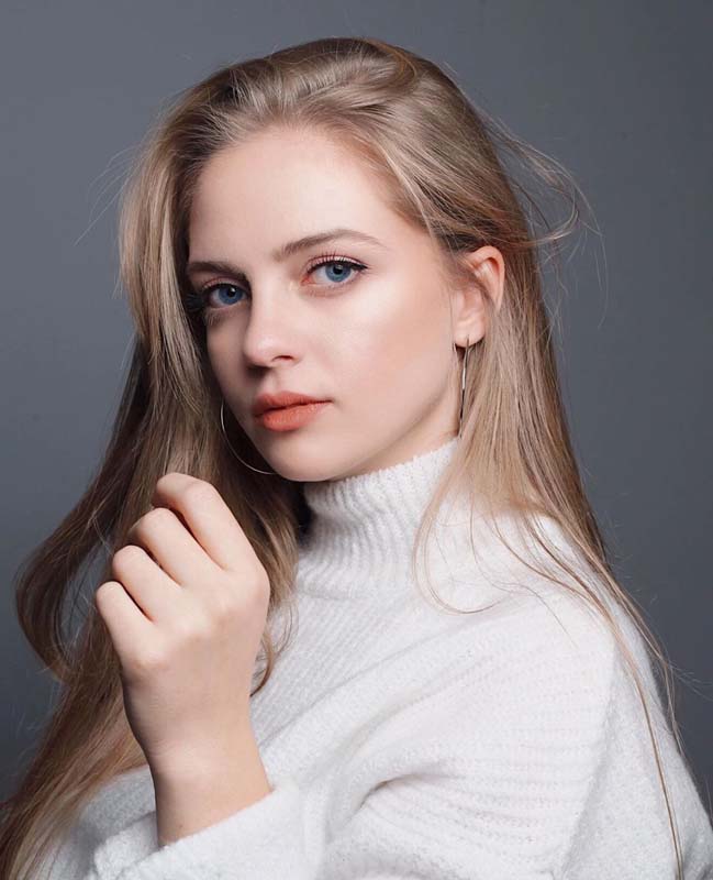 Ufuk Beydemir ve İpek Yazıcı çiftinden art arda romantik pozlar! Fotoğraftaki detay gözlerden kaçmadı!