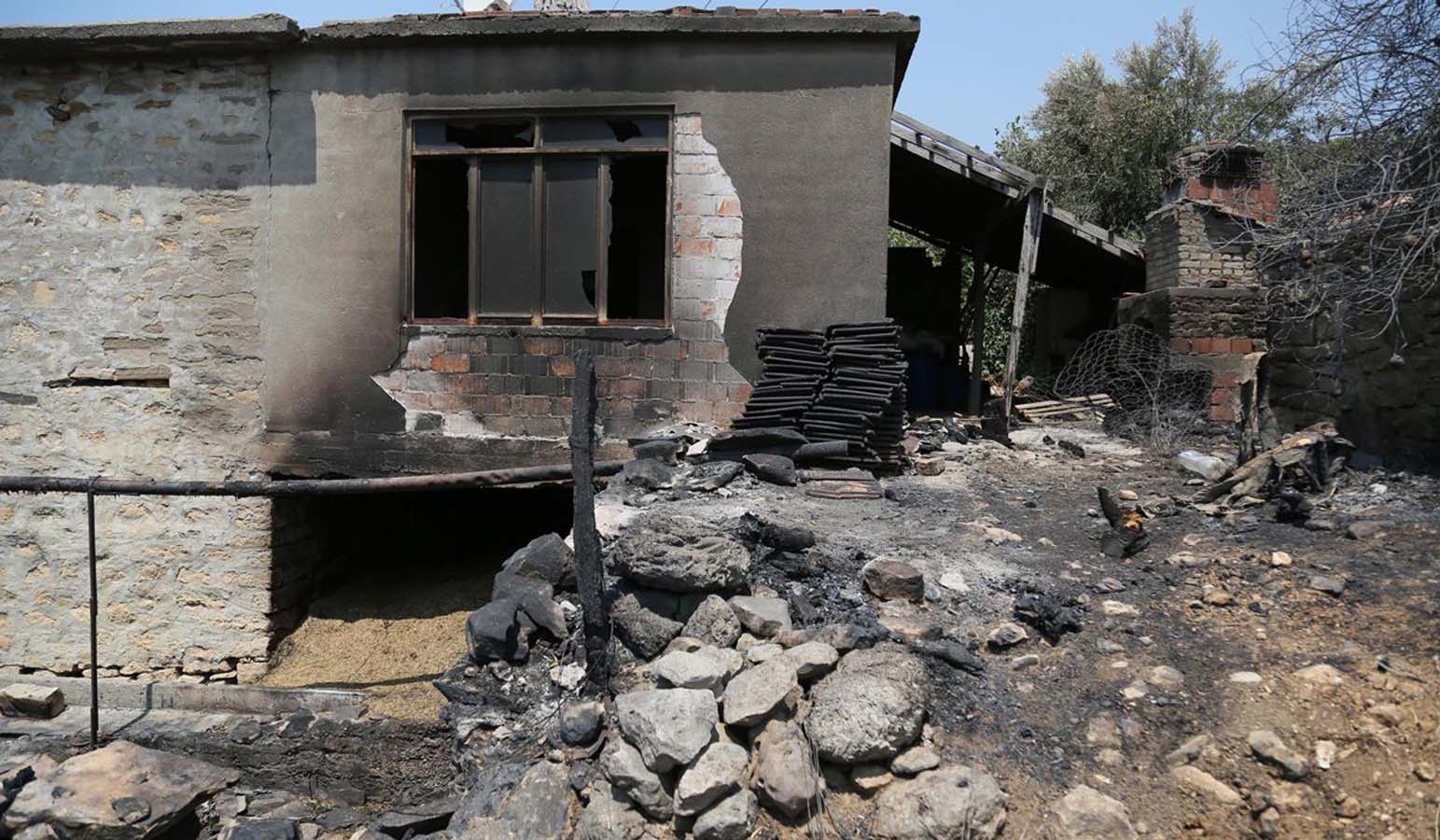 Manavgat'taki yangından etkilenen vatandaşlar yaralarını sarmaya başladı!