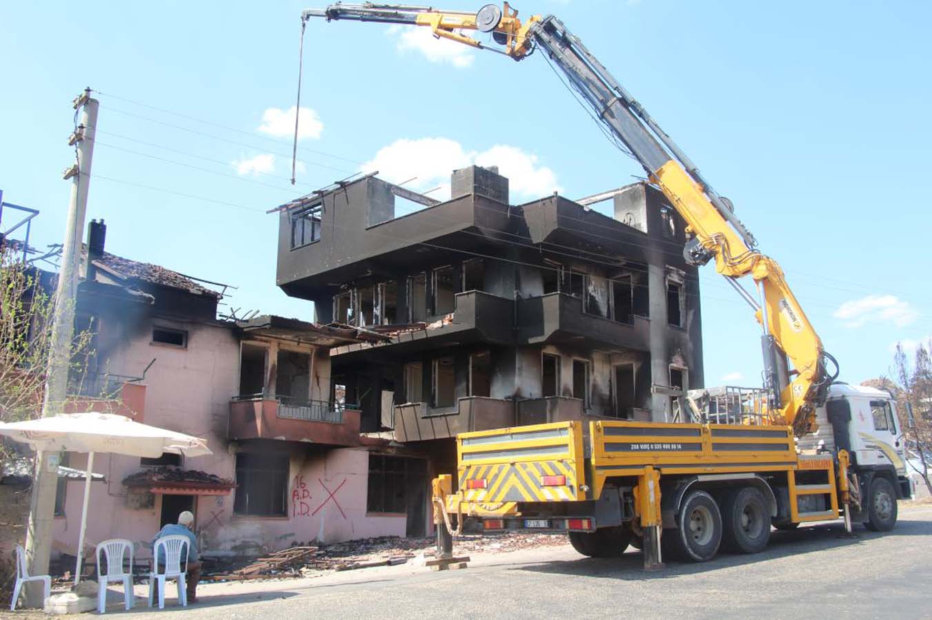 Manavgat'taki yangından etkilenen vatandaşlar yaralarını sarmaya başladı!