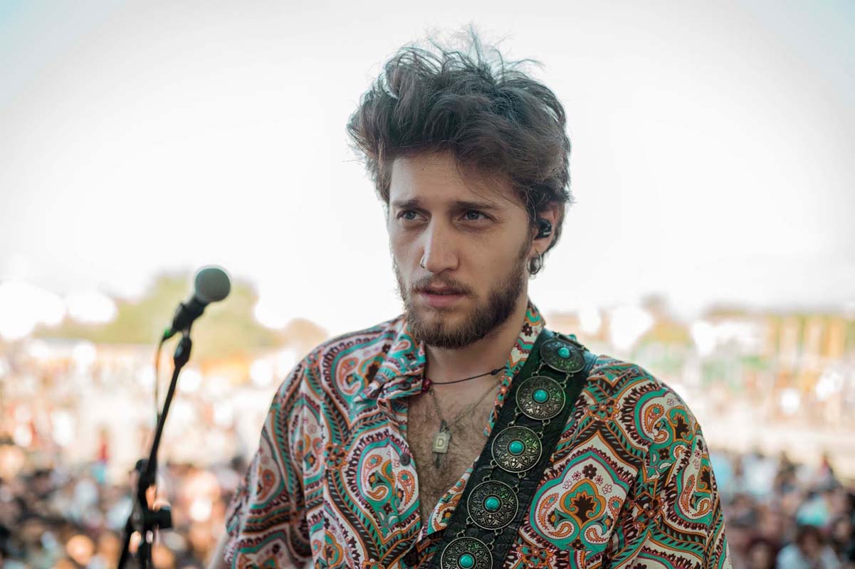 Ufuk Beydemir ve İpek Yazıcı çiftinden art arda romantik pozlar! Fotoğraftaki detay gözlerden kaçmadı!