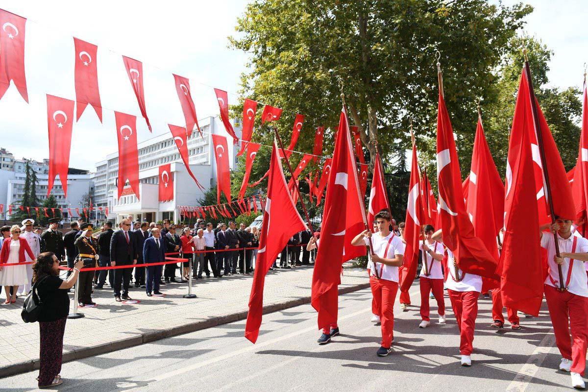 30 Ağustos resmi tatil mi 2021? Tam gün mü, yarım gün mü? 30 Ağustos Zafer Bayramı hangi güne denk geliyor?