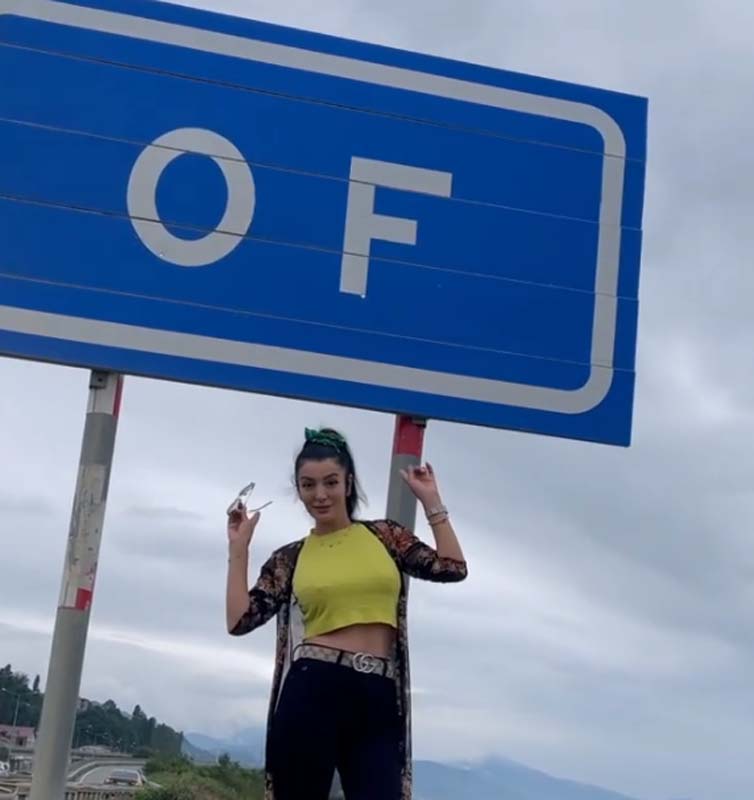 Aleyna Tilki'nin annesi Havva Öztel son paylaşımıyla yine çok konuşuldu! Takipçilerinden Sütyen giyseydin yorumları yağdı