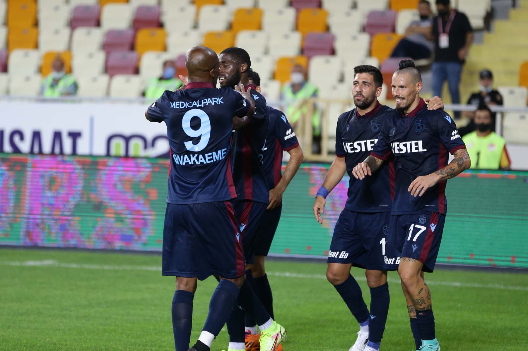 Trabzonspor, Malatyaspor'u farklı geçti, enleri yaşadı! En çok gol attığı ilk hafta maçını oynadı, 49 hafta sonra lider oldu 