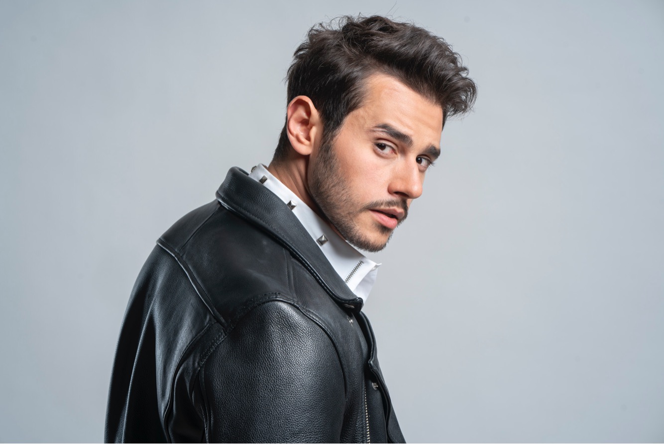 Gündeme bomba gibi düştü! Türk pop müziğinin sevilen isimleri İrem Derici ve Cem Belevi aşk mı yaşıyor?