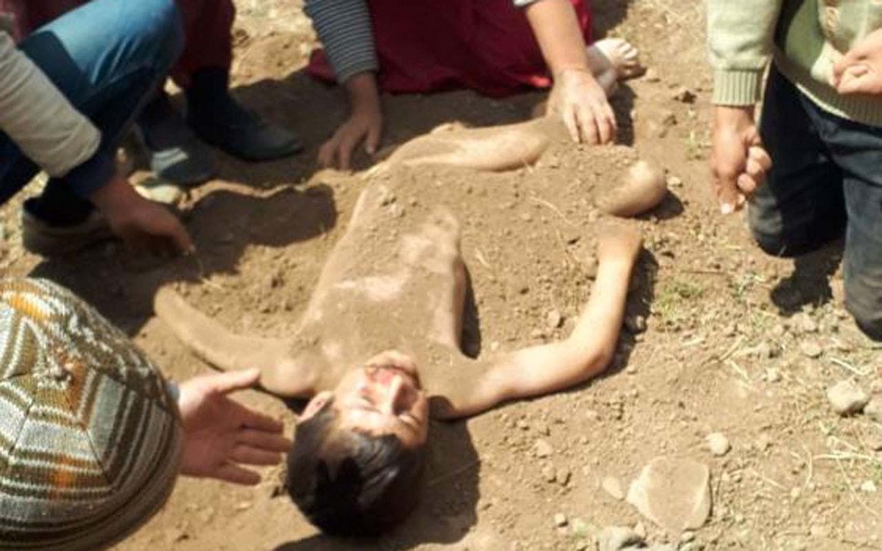 Öldü sanılan çocuğu yaşatmak için toprağa gömdüler!