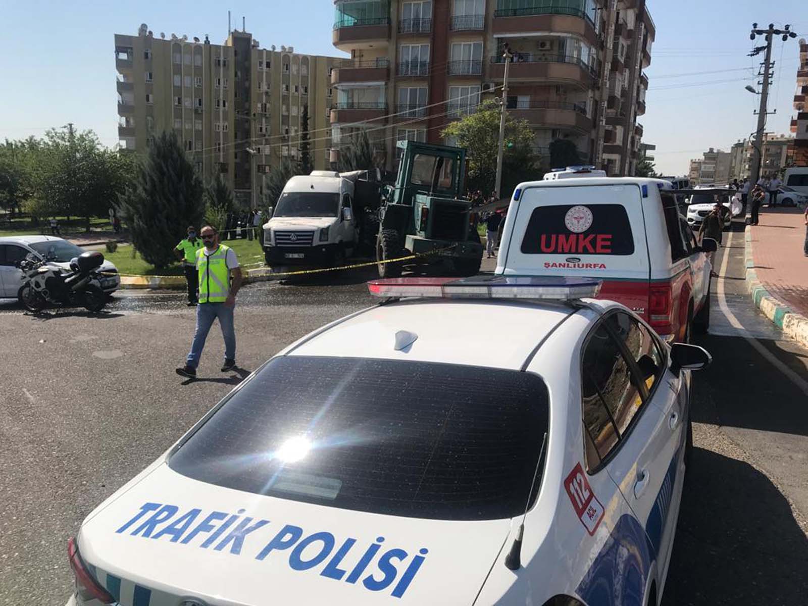 Şanlıurfa'da feci kaza! Servis aracı ile iş makinesi çarptı: 10 yaralı 