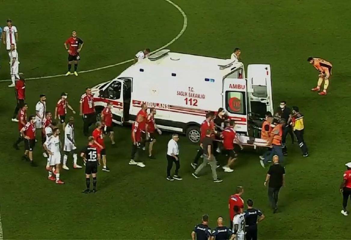 Gaziantep - Beşiktaş maçından kötü haber! Fabrice N'Sakala maçta fenalaştı! 
