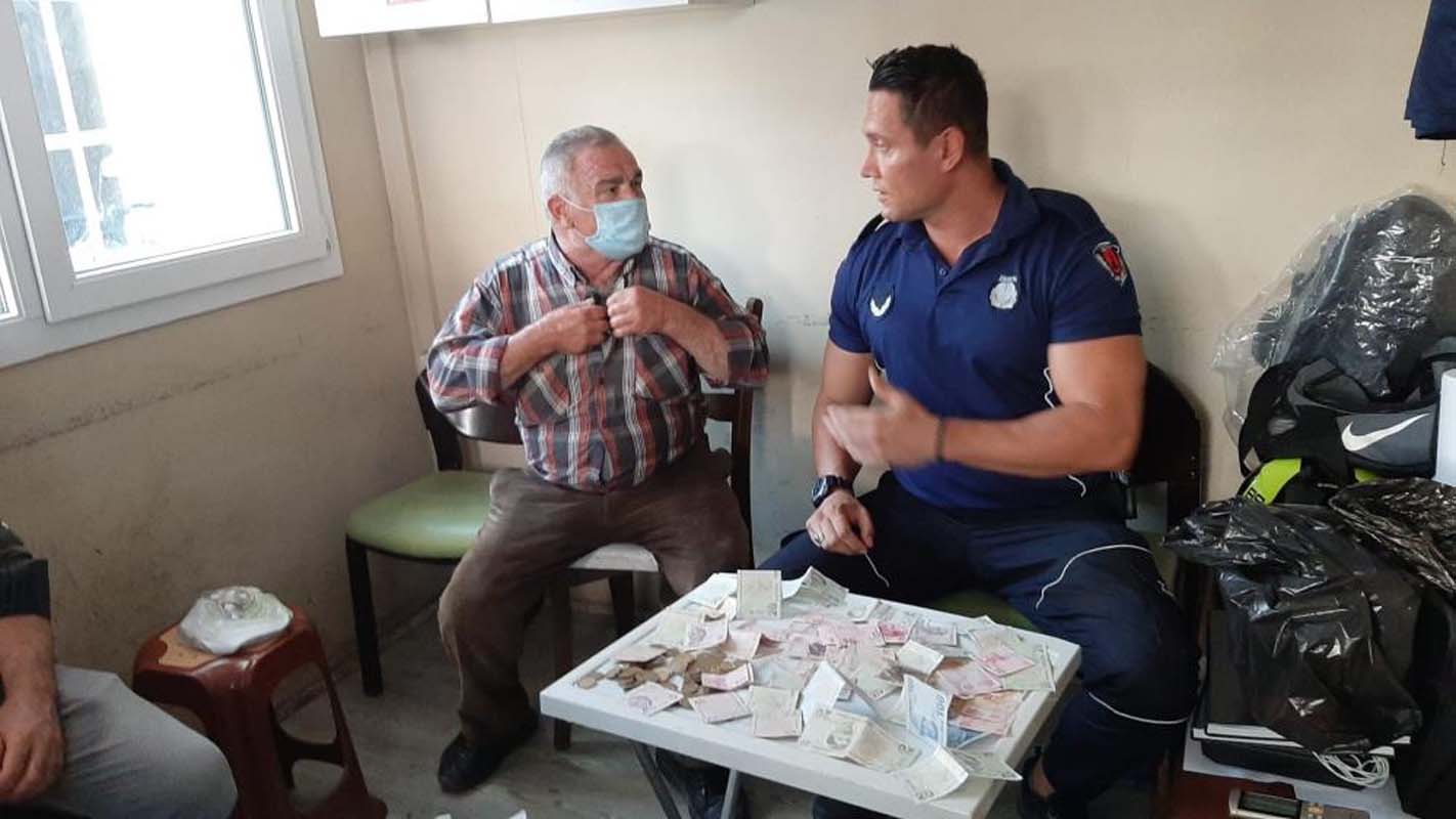 İzmir'de şaşırtan olay! Dilencinin 1 günde kazandığı para duyanları şoke etti! 