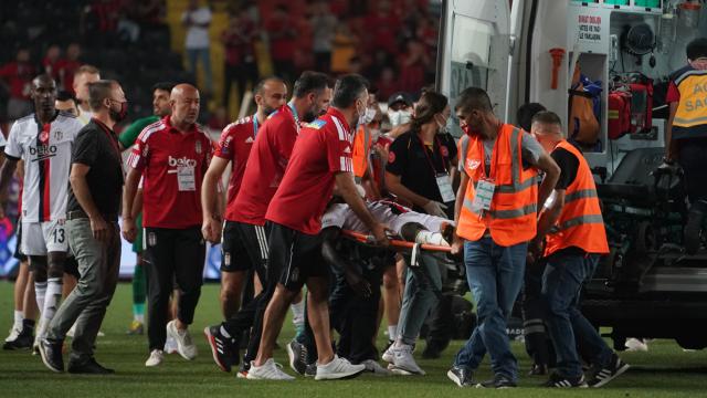 Gaziantep - Beşiktaş maçından kötü haber! Fabrice N'Sakala maçta fenalaştı!