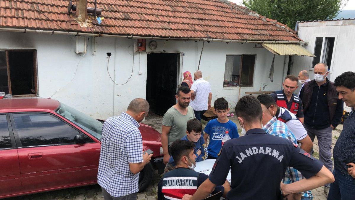 Sigara içerken uyuya kaldı, evinin yanmasına neden oldu! Az kalsın hayatını kaybediyordu!