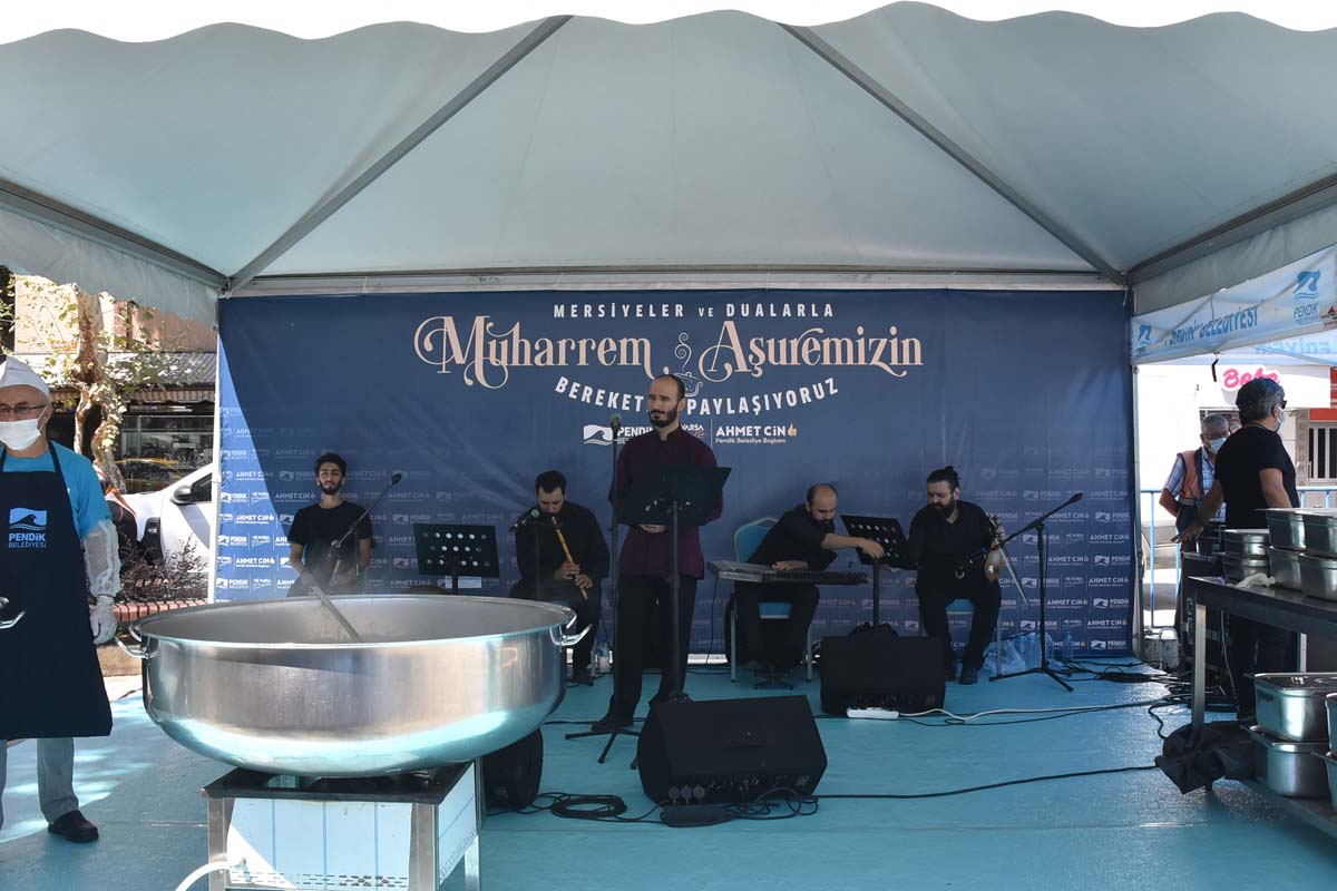 Pendik Belediyesinden aşure günü etkinliği! 5 bin kişiye dağıtıldı! 