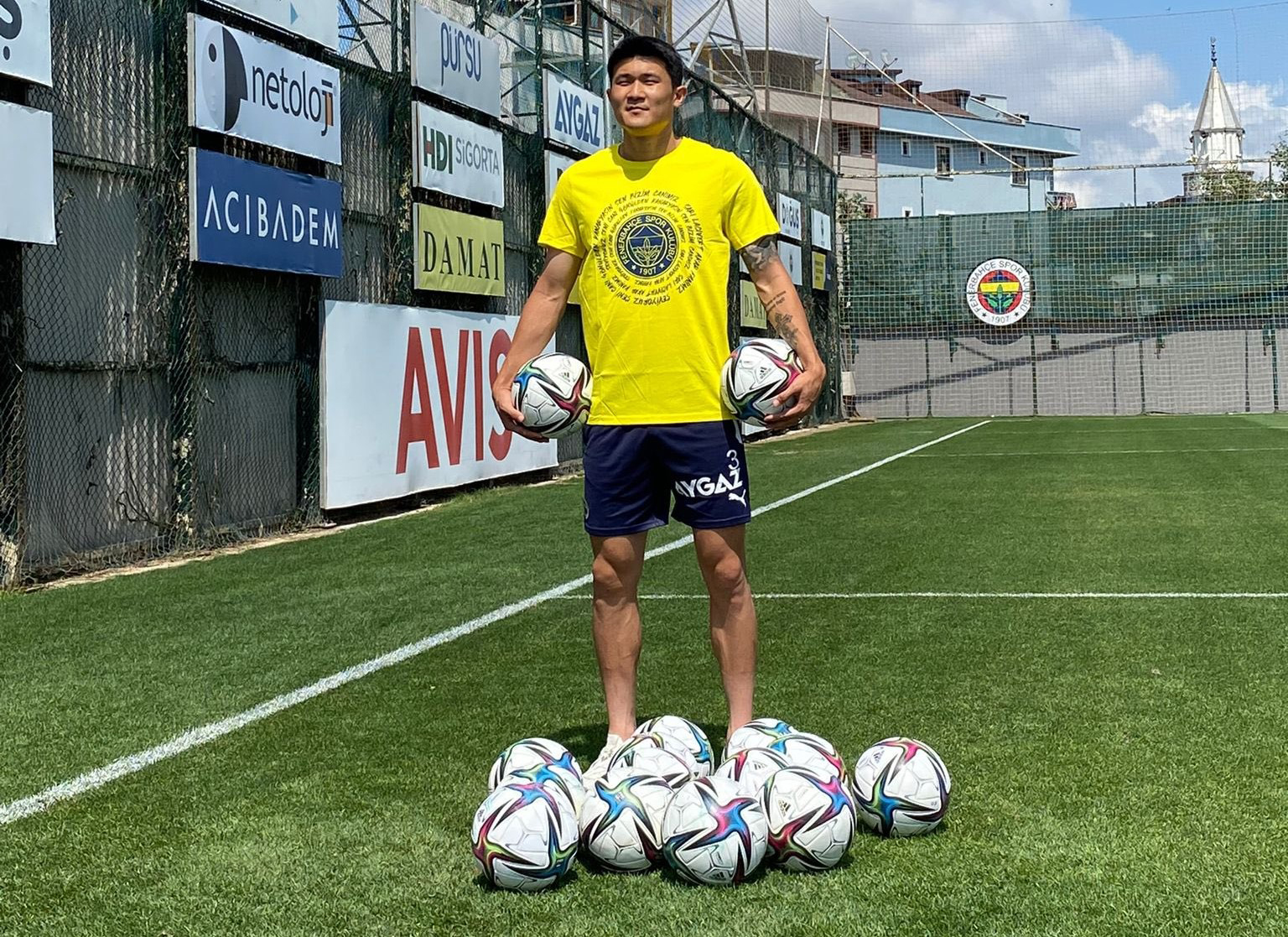 Fenerbahçe'nin Güney Koreli oyuncusu Kim Min Jae, basın toplantısında açıklamalarda bulundu!